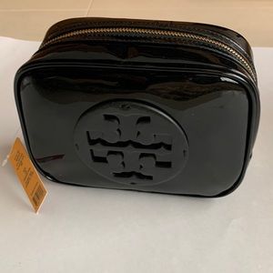 NWT Tory Burch Patent Med Cosmetic Case.